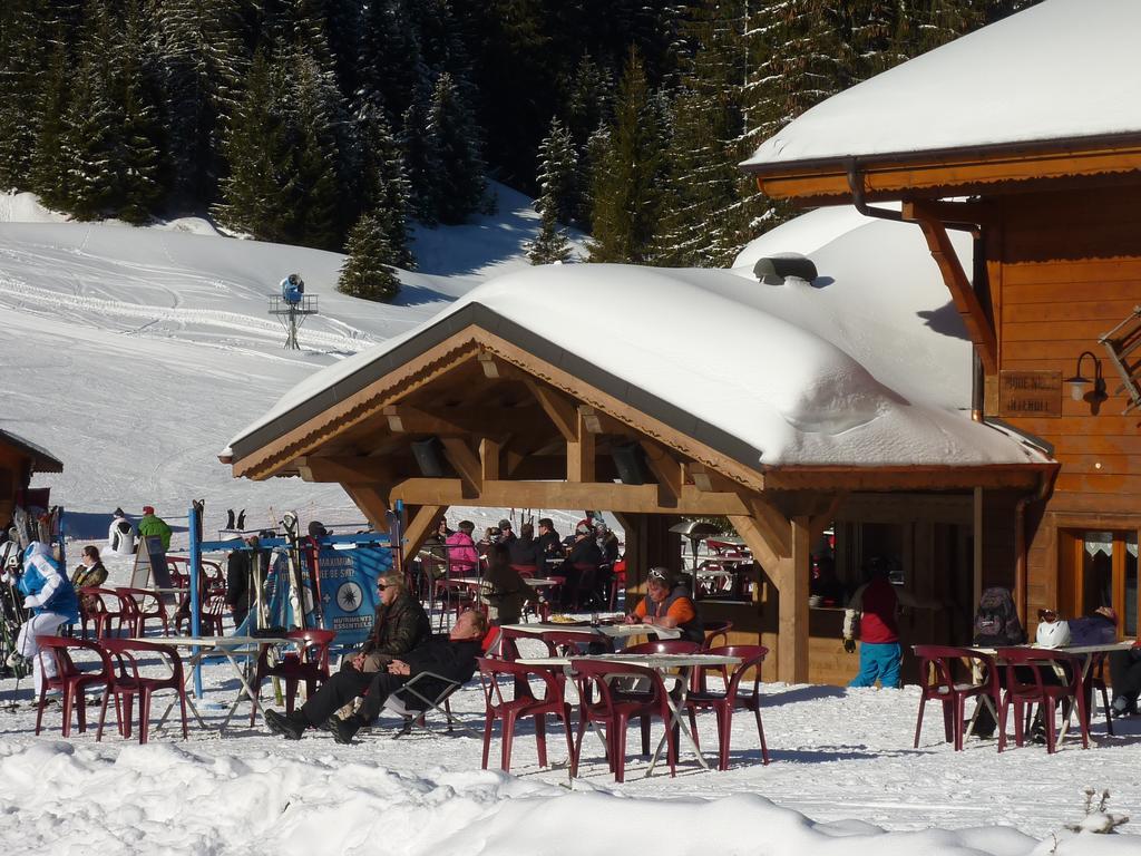 La Perdrix Blanche Hotel Châtel Екстериор снимка