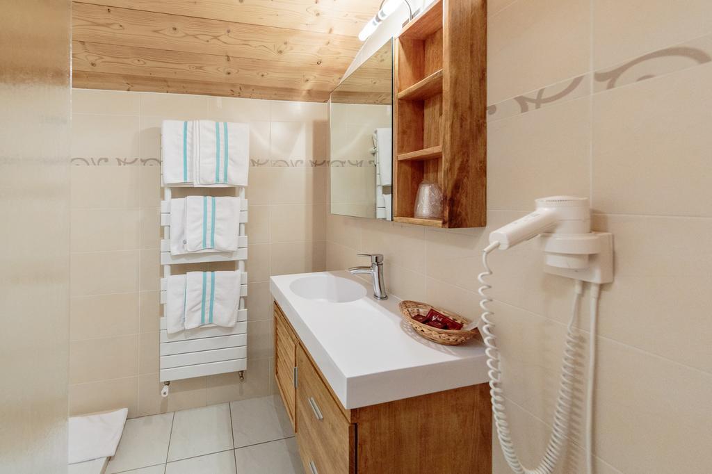 La Perdrix Blanche Hotel Châtel Екстериор снимка